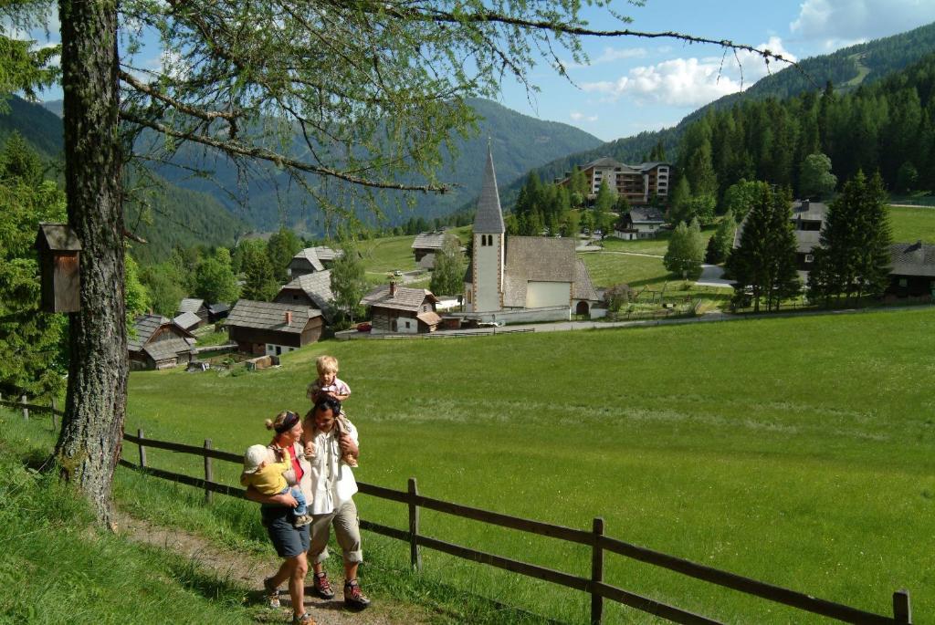 Hotel St. Oswald Bad Kleinkirchheim Buitenkant foto